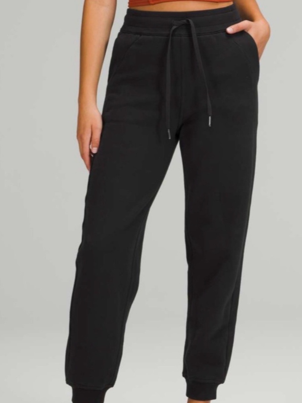 Lululemon Scuba Relaxed High-Rise Jogger
Black